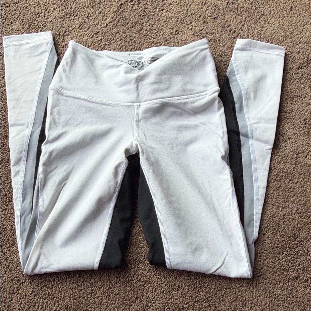 Victoria sport colorblock Black and White Leggings - Picture 4 of 6
